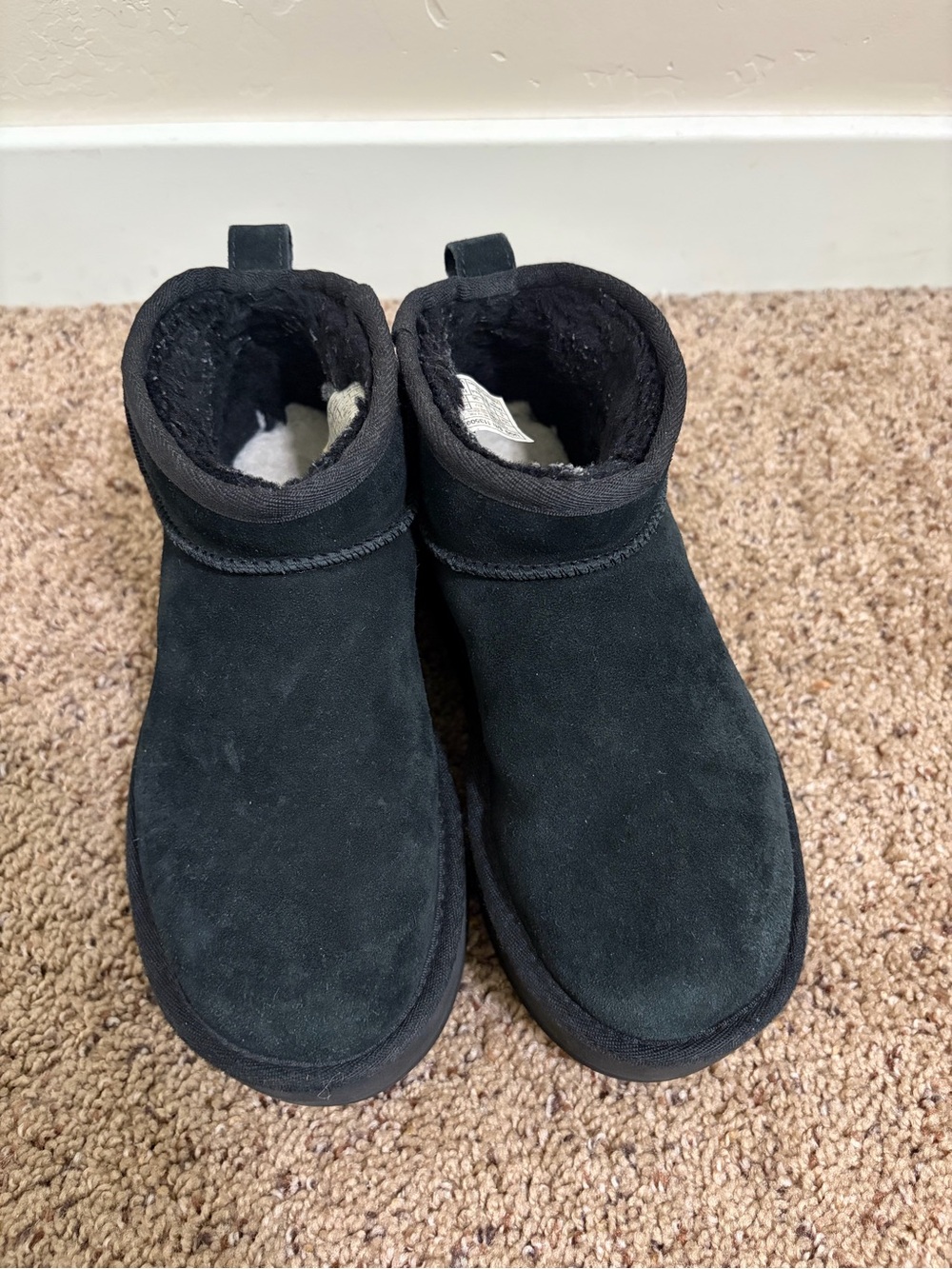 UGG Classic Ultra Mini Platform Boot, Black, Women's Size 5 - Picture 6 of 9